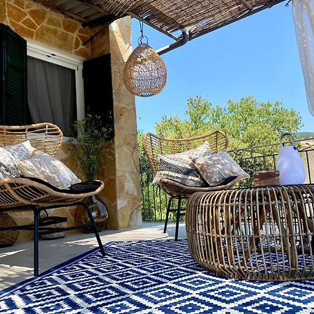 Villa Aspros - Traditionell, Ruhig Und Strandnah Liapades Luaran gambar