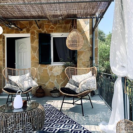 Villa Aspros - Traditionell, Ruhig Und Strandnah Liapades Luaran gambar