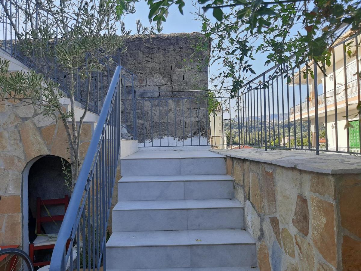 Villa Aspros - Traditionell, Ruhig Und Strandnah Liapades Luaran gambar