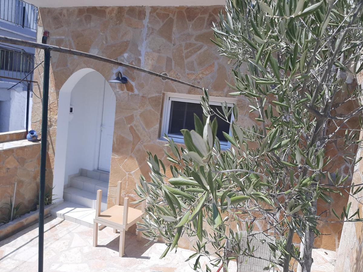 Villa Aspros - Traditionell, Ruhig Und Strandnah Liapades Luaran gambar