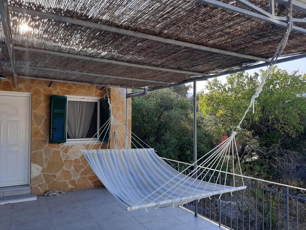 Villa Aspros - Traditionell, Ruhig Und Strandnah Liapades Luaran gambar