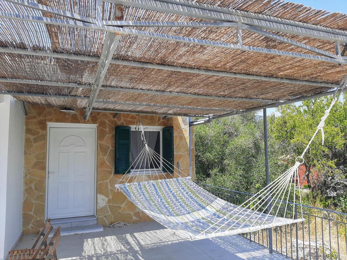 Villa Aspros - Traditionell, Ruhig Und Strandnah Liapades Luaran gambar