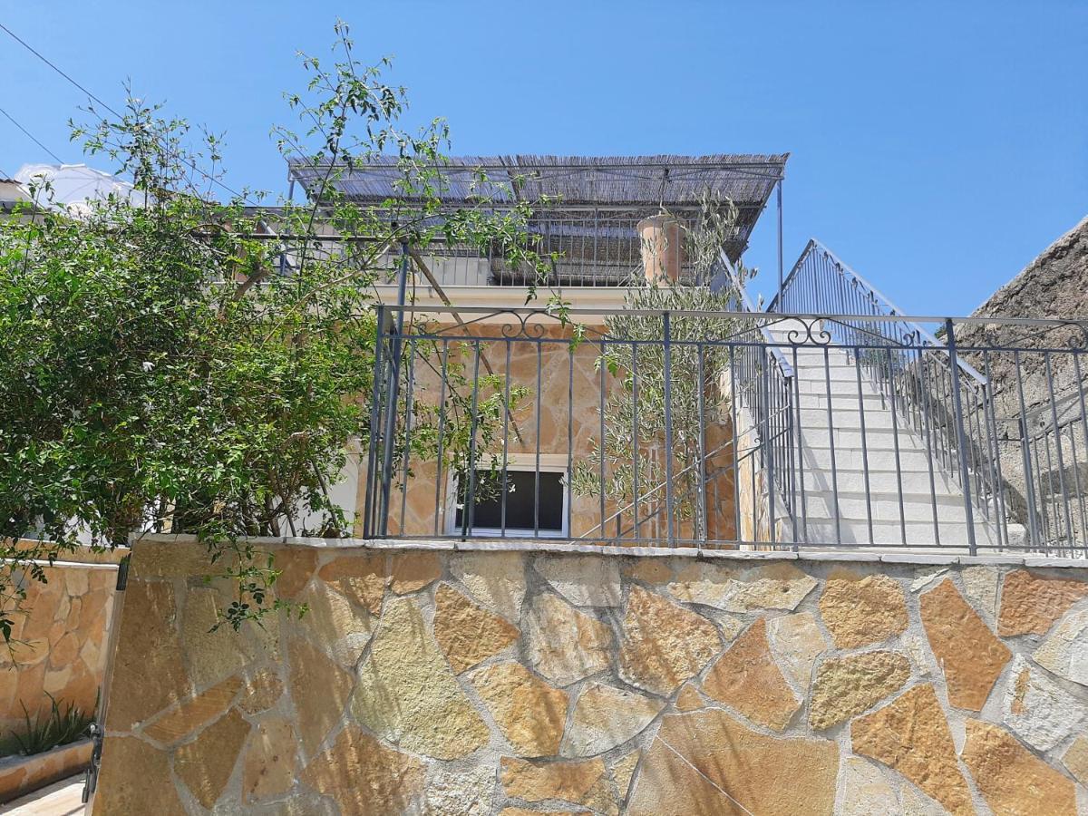 Villa Aspros - Traditionell, Ruhig Und Strandnah Liapades Luaran gambar